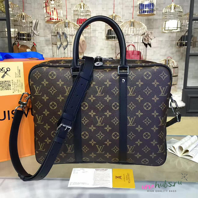 Louis Vuitton VOYAGE 3183 - 1