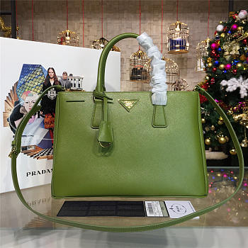 Prada galleria large 4000