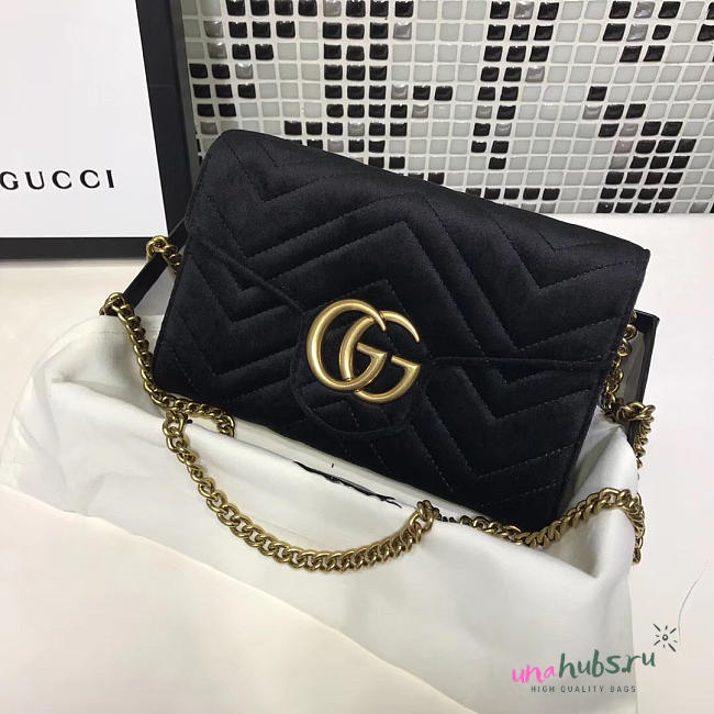 Gucci WOC 2560 - 1