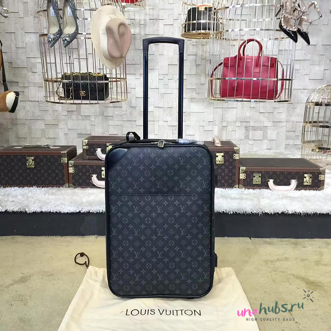 Louis Vuitton Travel box - 1