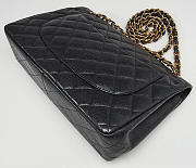 CHANEL Large Classic Handbag Grained Calfskin & Gold Metal Black - 4