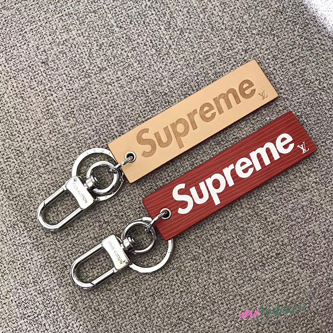 Louis Vuitton Superme Key ring 3801 - 1