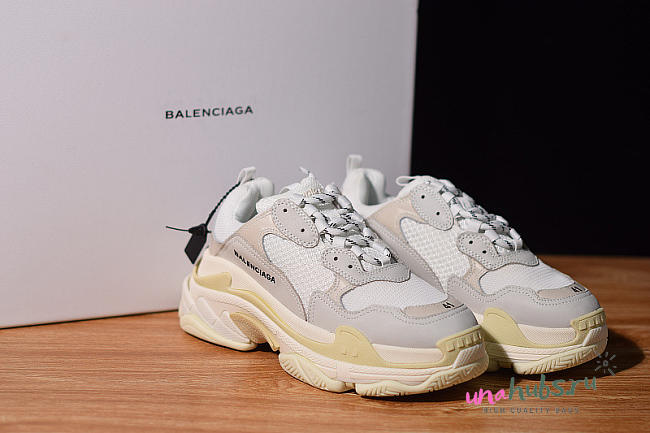 Balenciaga Triple S  - 1