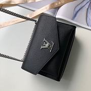 Louis Vuitton MYLOCKME BB M51418 - 6