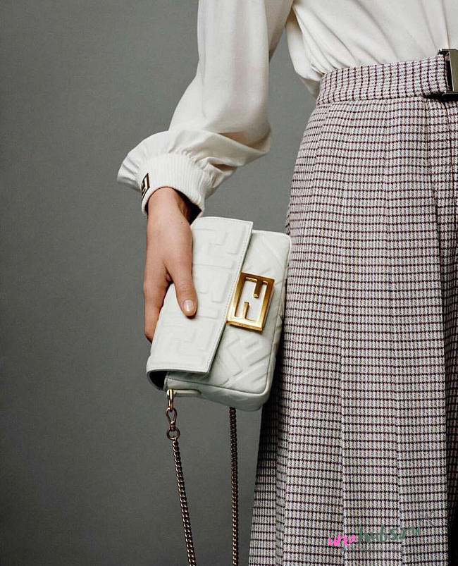 2019 Fendi bag BAGUETTE white - 1