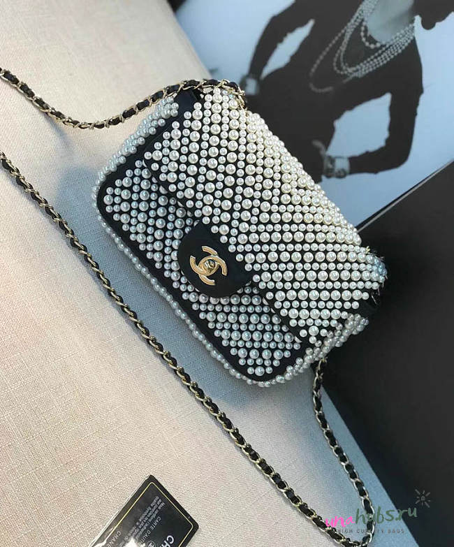 Chanel Flap bag with Imitation Pearls - 1