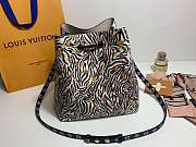 Louis Vuitton NEONOE Handbag M44679 LV Jungle Monogram pattern - 4