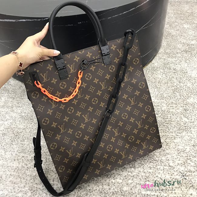 LOUIS VUITTON SAC PLAT - 1