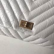 Chanel Palm print calfskin clutch White - 2