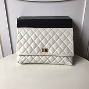 Chanel Palm print calfskin clutch White 002 - 5