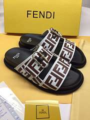 FENDI SLIDES 001 - 3