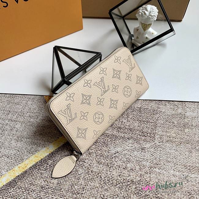 LV wallet 003 - 1