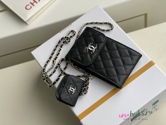 Chanel Phone and Airpods bag - 1