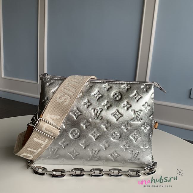 LV Coussin Small Bag in silver - 1