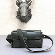 Bottega Veneta Belt Cassette bag in dark green - 3