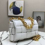 Bottega Veneta The Chain Cassette White Bag - 4