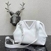 Bottega Veneta top handle bag in white - 6