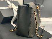 Chanel shopping bag V quilter black leather  - 6