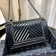 Chanel Medium Crinkled Calfskin Chevron Boy Flap Bag Black - 6