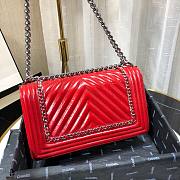 Chanel Medium Crinkled Calfskin Chevron Boy Flap Bag Red - 5