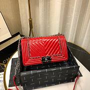 Chanel Medium Crinkled Calfskin Chevron Boy Flap Bag Red - 6