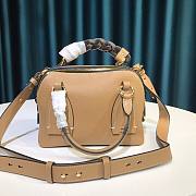 Chloe Small Daria day bag in grained & shiny calfskin brown  - 5