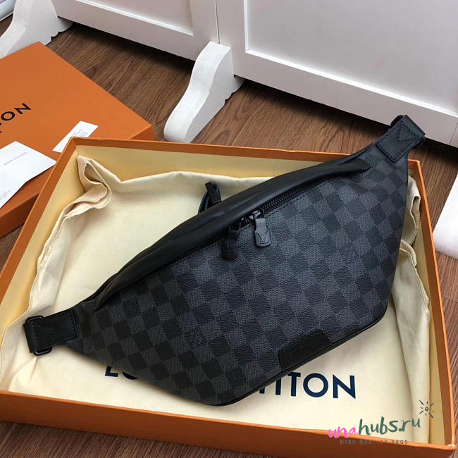 Louis Vuitton Discovery Bumbag Monogram in Grey M43644 - 1