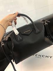 Givency Small Antigona Soft Bag In Black Leather  - 3