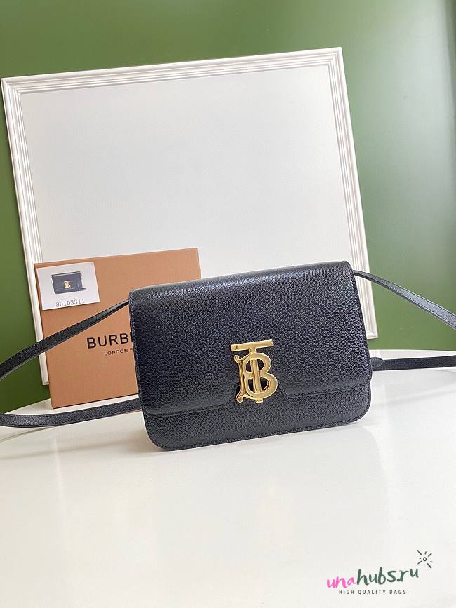 Burberry TB crossbody bag 21cm in black - 1