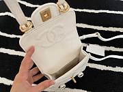 Chanel 19 case phone white leather  - 5