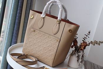 Louis Vuitton Fold Tote MM Monogram in Beige M45409