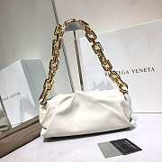 Bottega Veneta The Chain Pouch white shoulder bag - 3