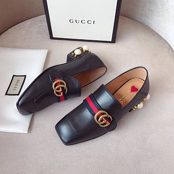 Gucci Flats with Pearl