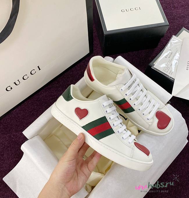 Gucci heart shoes - 1