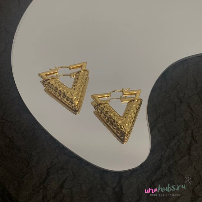 Louis Vuitton V Earings  - 1