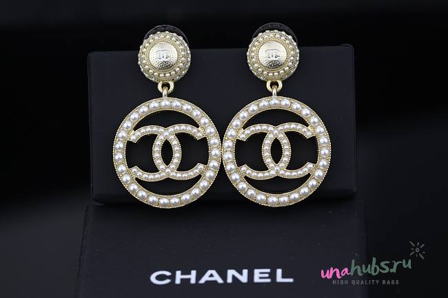 Chanel pearl earings  - 1