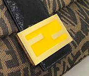 Fendi BAGUETTE 1997 brown glazed canvas bag - 4