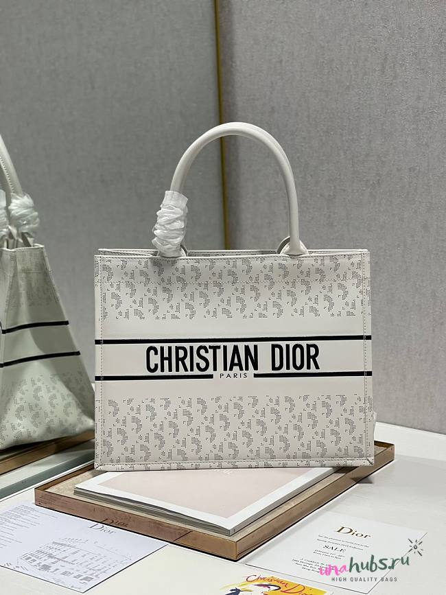 Dior Tote Book white leather 36cm - 1