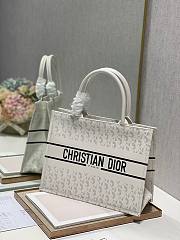 Dior Tote Book white leather 36cm - 5