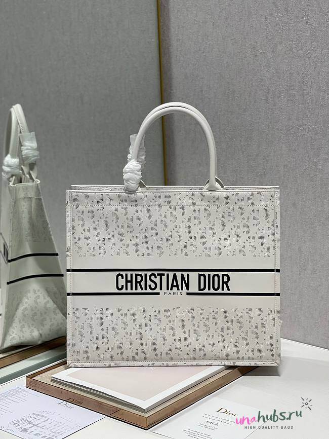 Dior Tote Book white leather 41 cm - 1