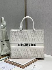 Dior Tote Book white leather 41 cm - 1