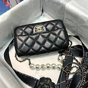 Chanel pearl chain flap bag  - 3