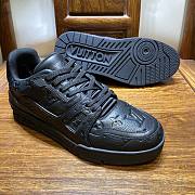 LV men shoes in black - 1