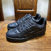 LV men shoes in black - 2