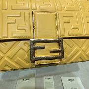 Fendi Baguette yellow leather bag 32cm - 2