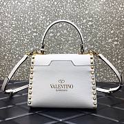 Valentino Garavani Rockstud Alcove white leather tote bag - 3