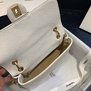 Chanel shoulder flap bag AS1459 in white - 2