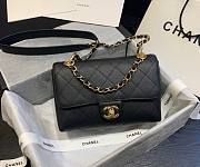 Chanel shoulder flap bag AS1459 in black - 1