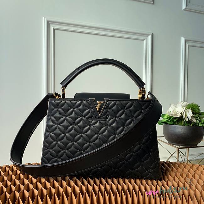 Louis Vuitton Quilting Capucines MM 31cm - 1