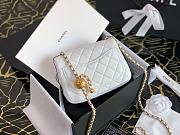 Chanel Lambskin & Gold-Tone Small Metal Flap Bag White 13cm - 5